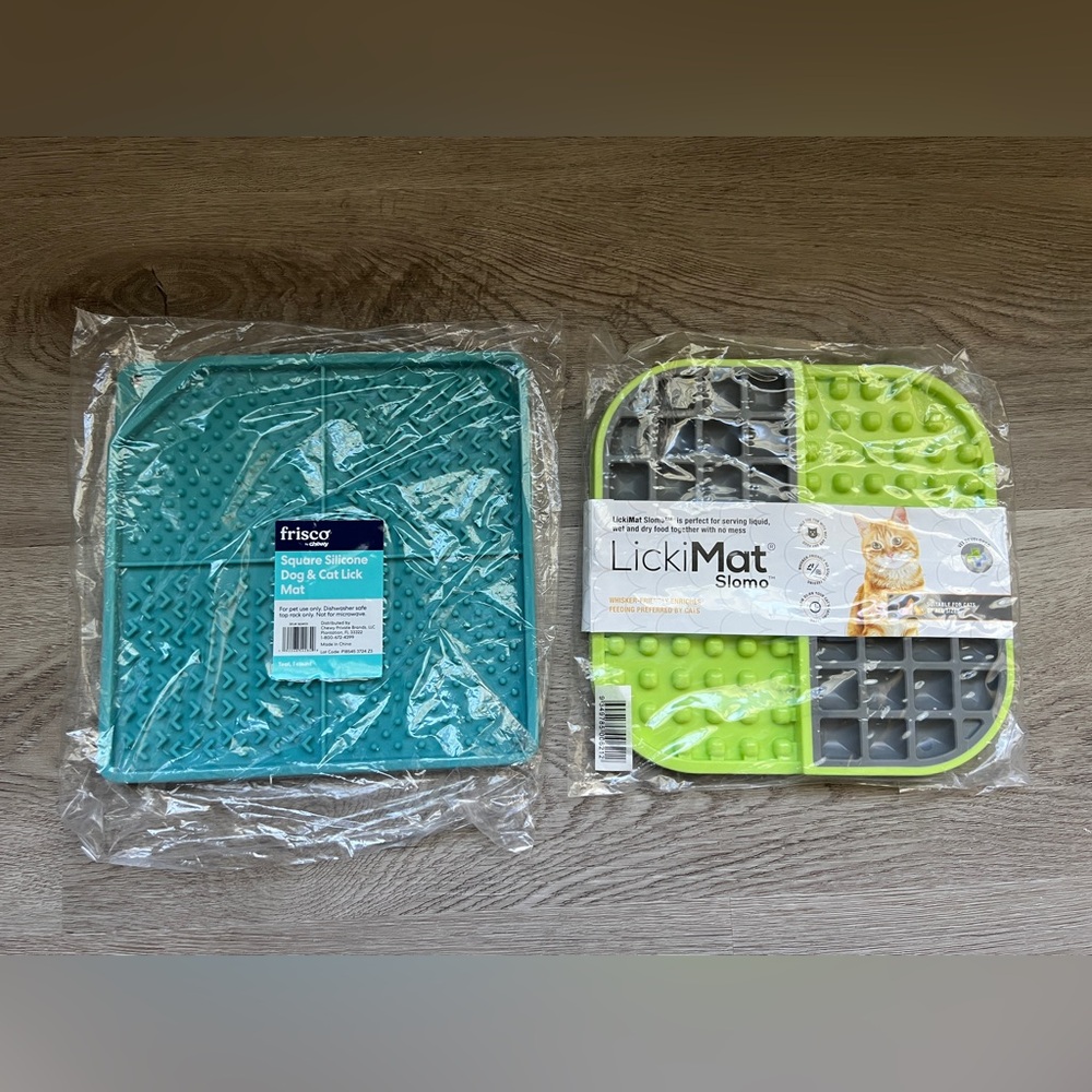 Set of 2 Frisco & Slomo Lick Mats for Pets